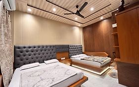 Pallav Guest House
