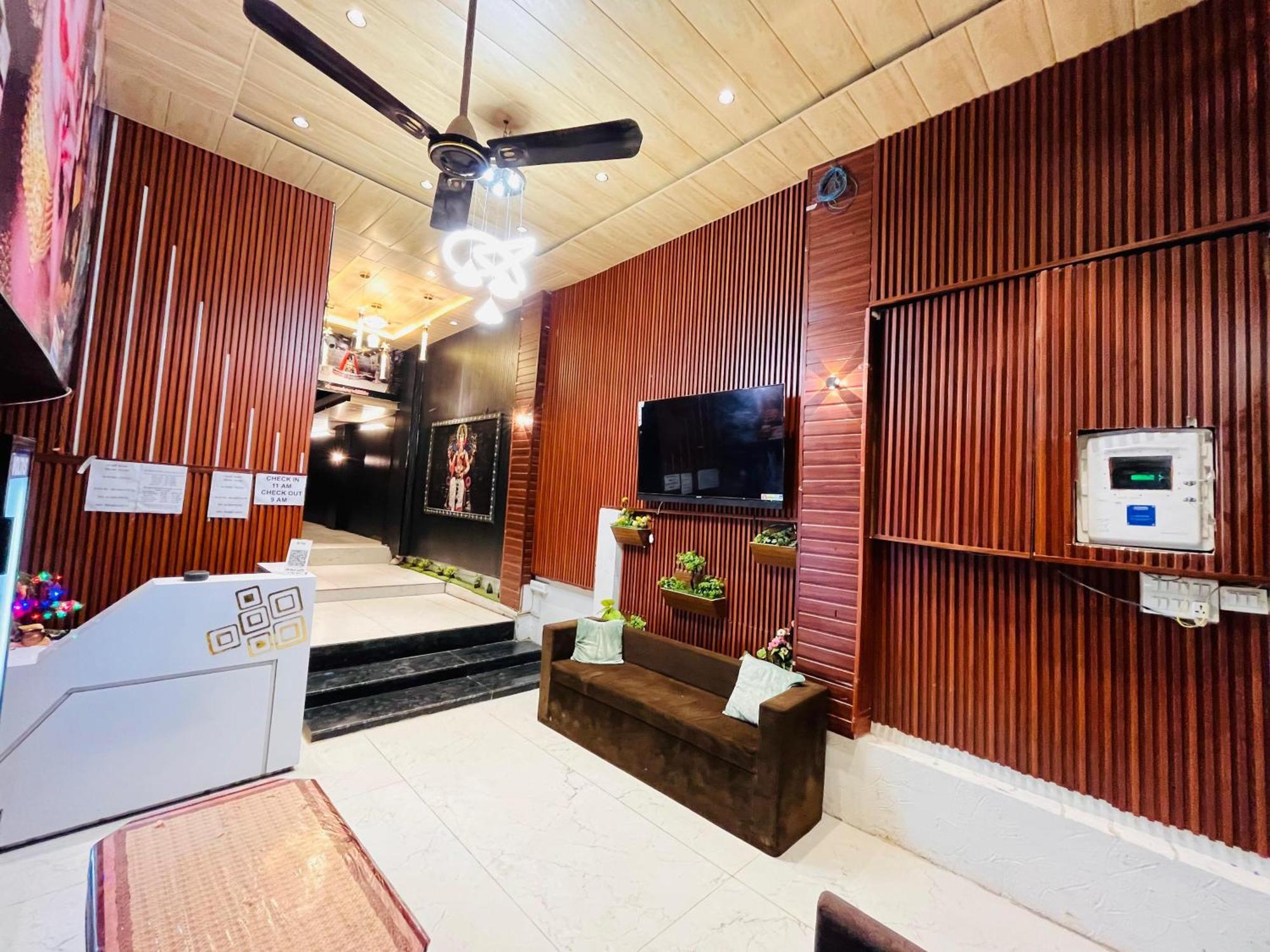 Pallav Guest House Ujjain Exterior photo