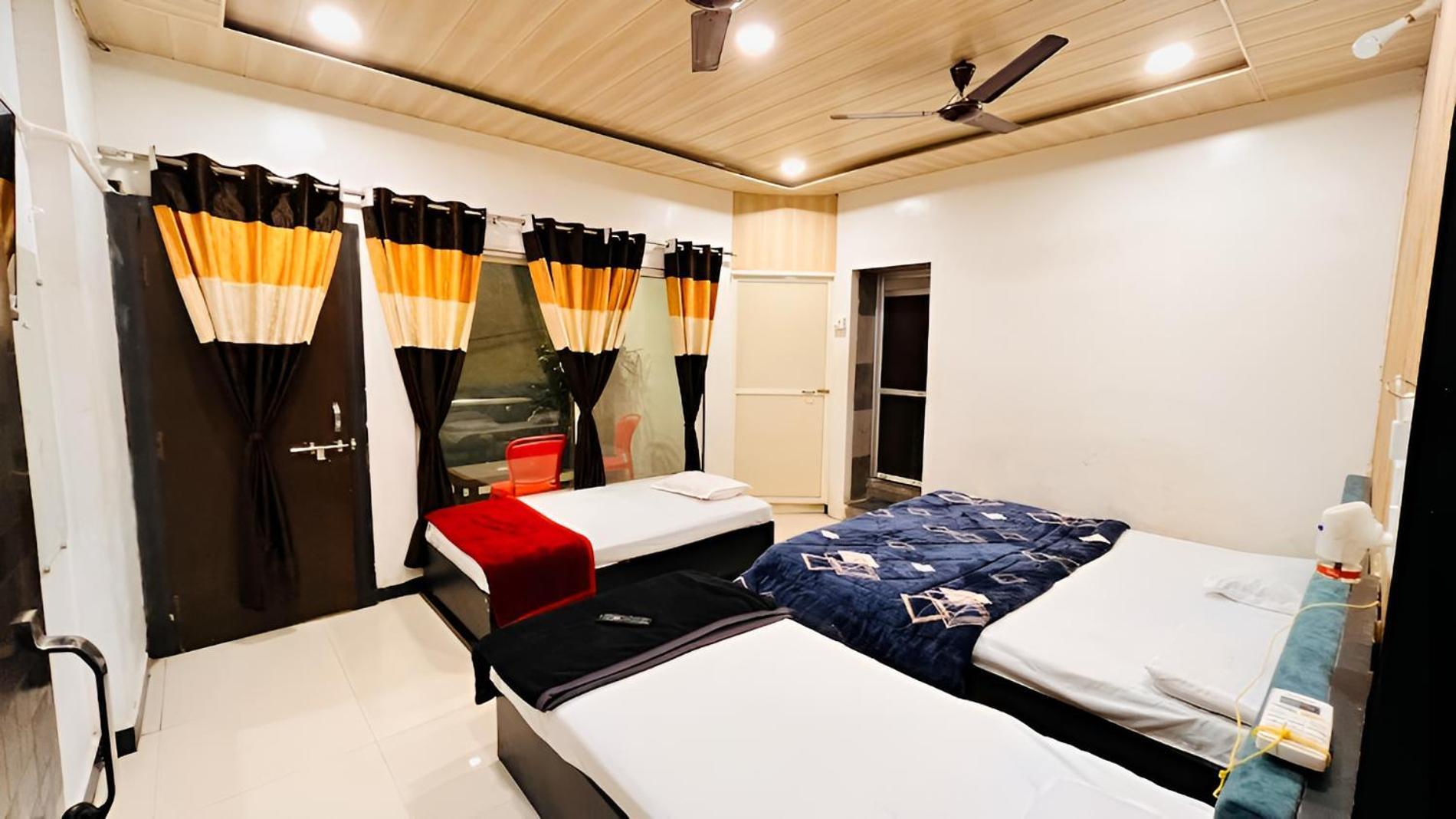 Pallav Guest House Ujjain Exterior photo