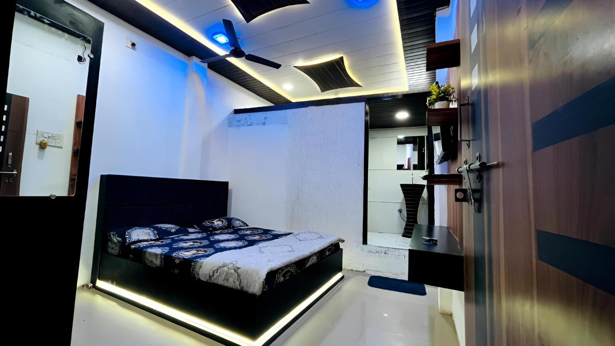 Pallav Guest House Ujjain Exterior photo